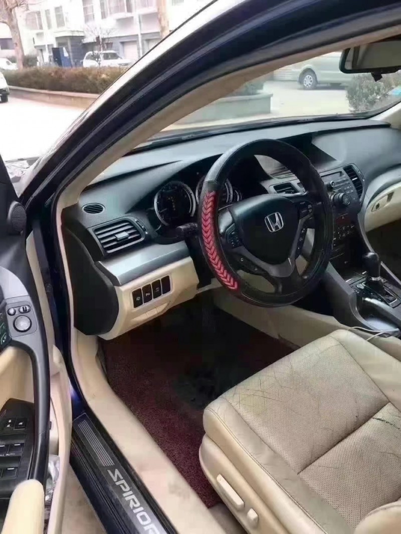 青岛11年本田思铂睿2