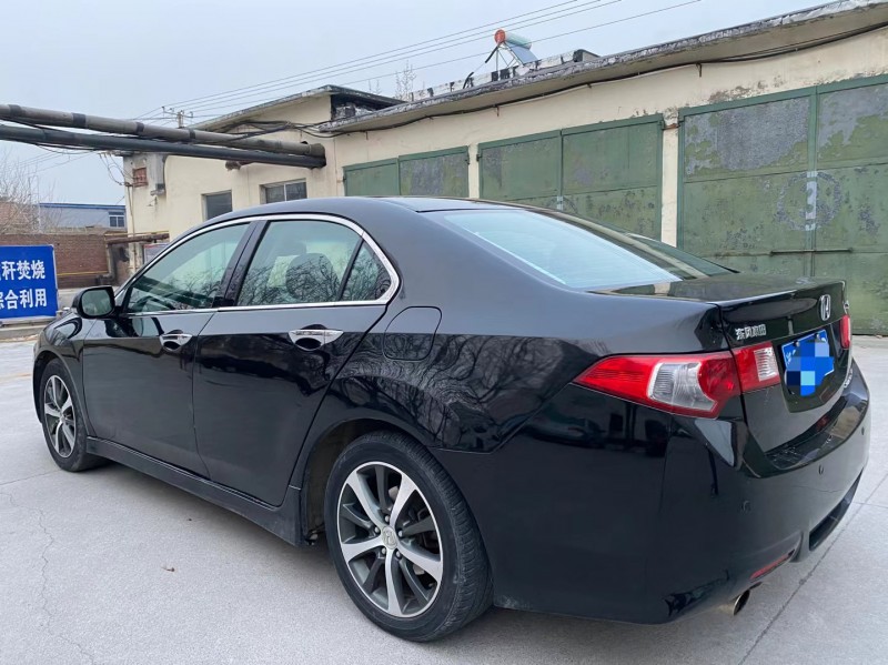 青岛12年本田思铂睿4