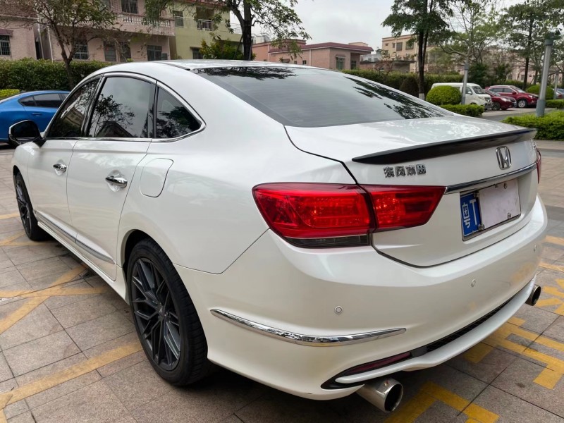 中山18年本田思铂睿5