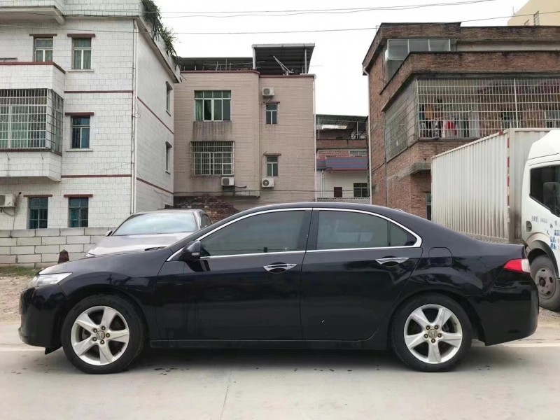 广州12年本田思铂睿4