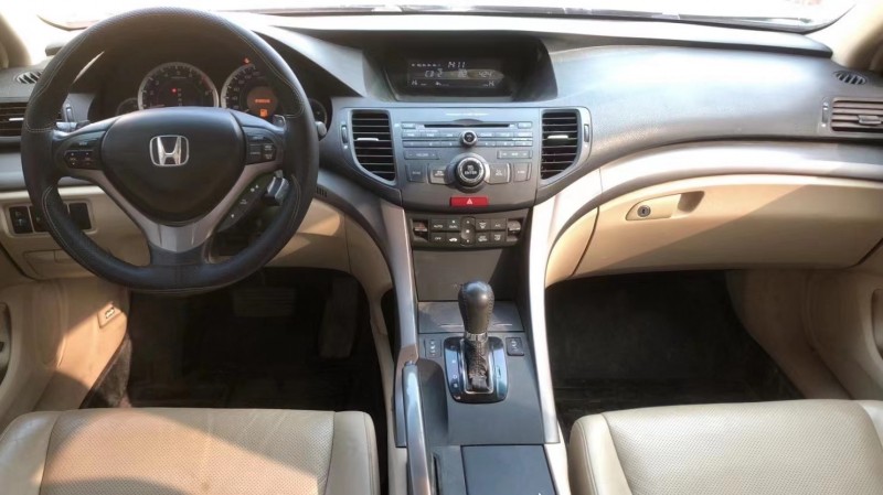 青岛10年本田思铂睿5