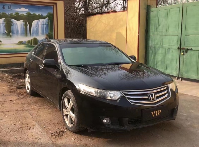 青岛10年本田思铂睿4