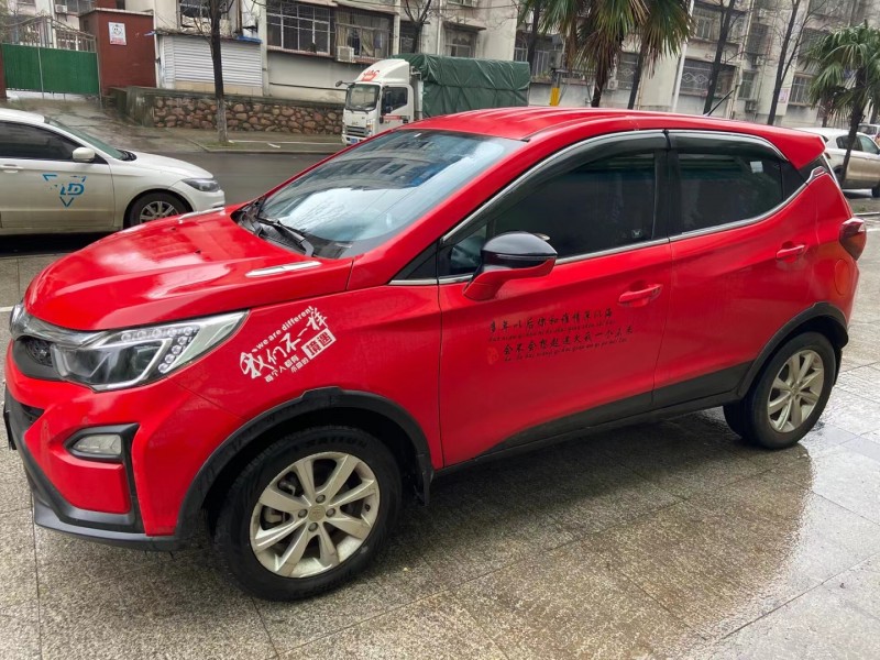 武汉17年比亚迪元2