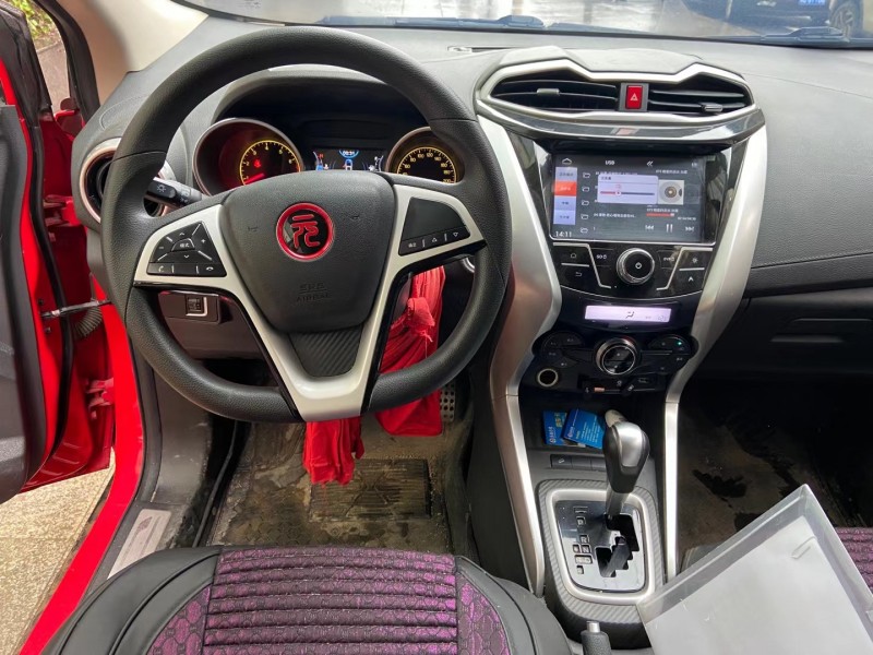 武汉17年比亚迪元5