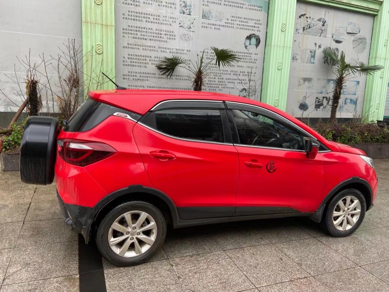 武汉17年比亚迪元6