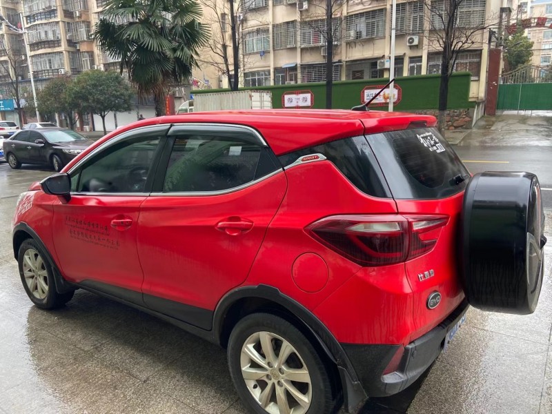 武汉17年比亚迪元8