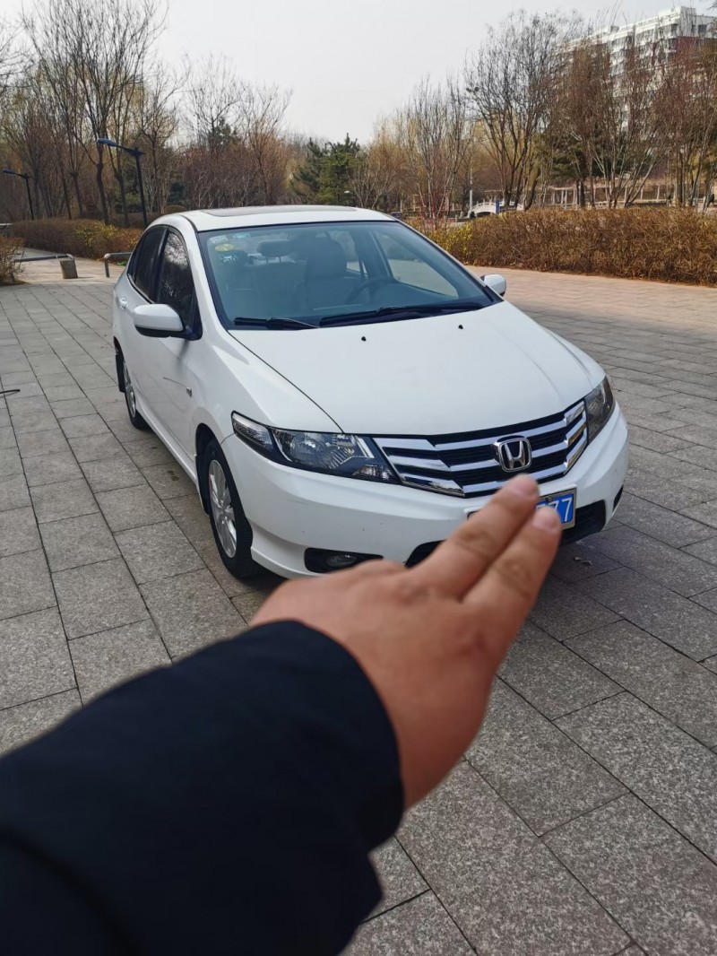 邢台13年本田锋范2