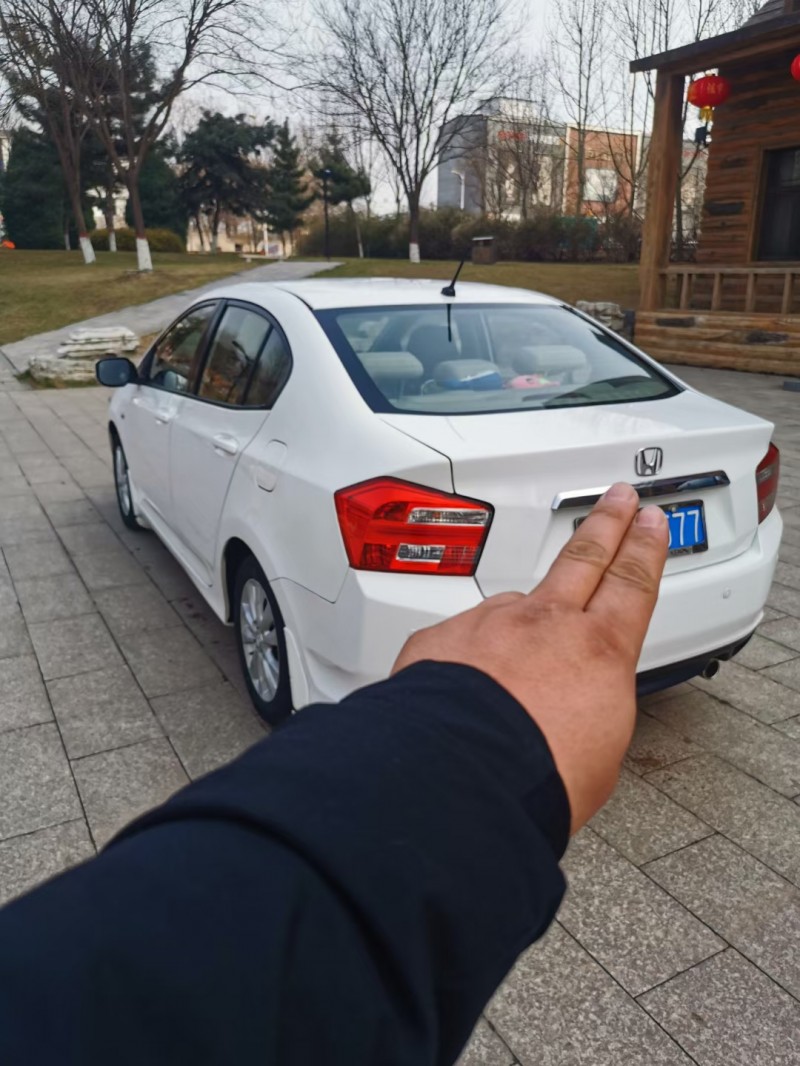 邢台13年本田锋范4