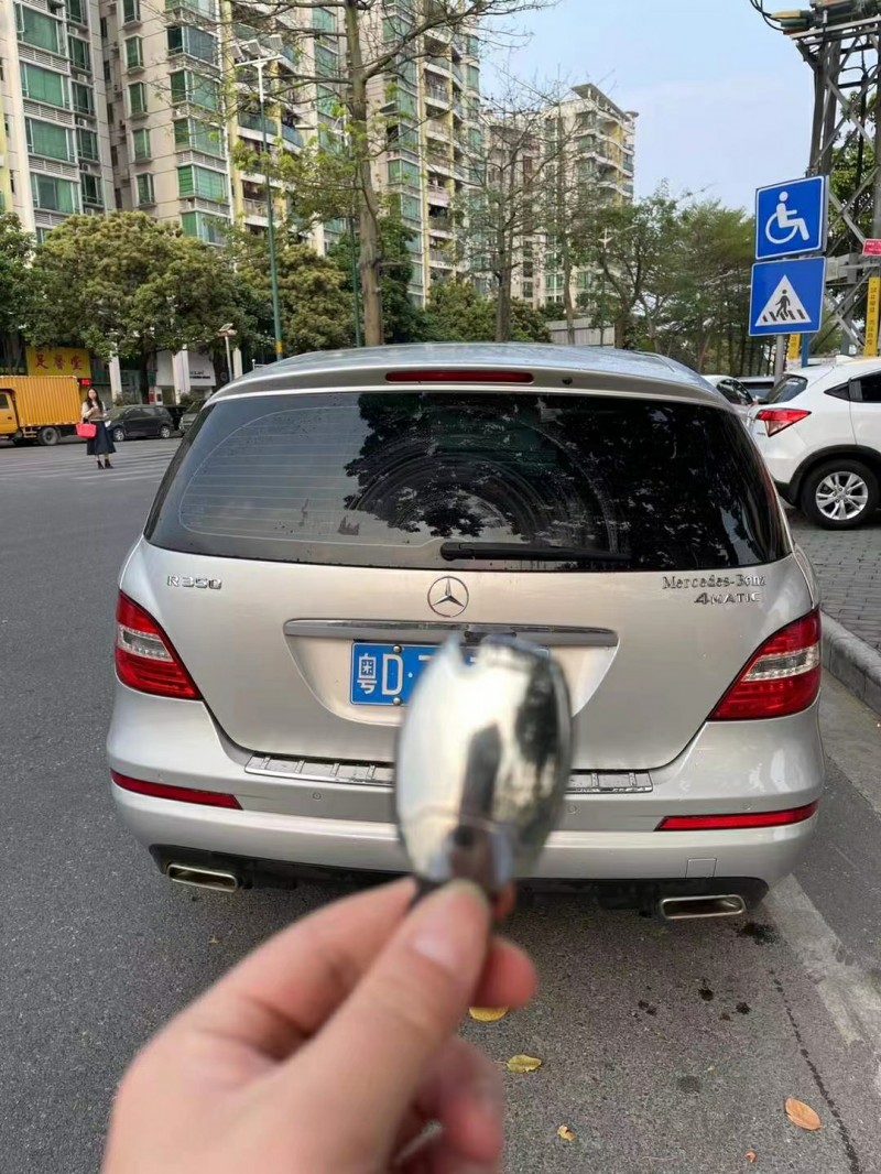 广州12年奔驰R6