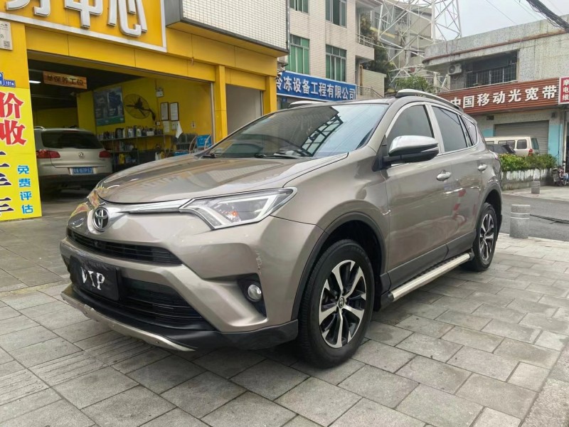 广州17年丰田RAV43