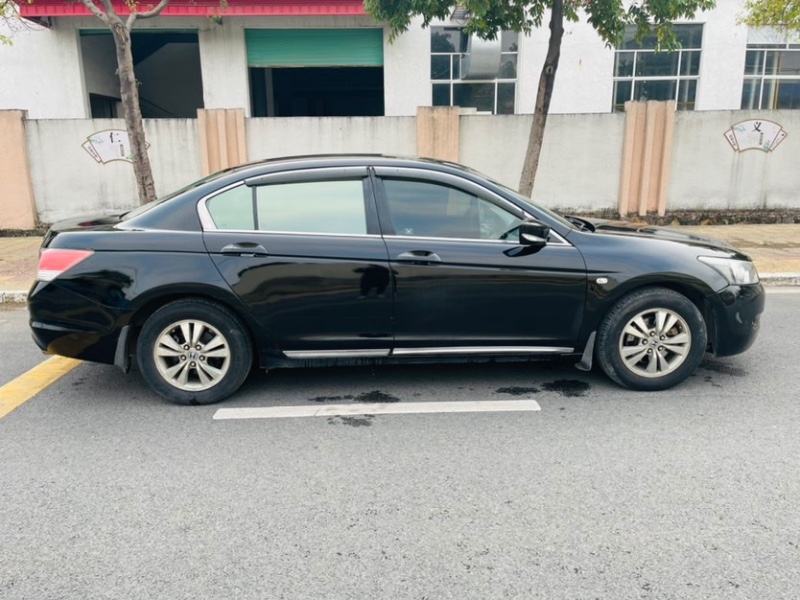 东莞09年本田雅阁3