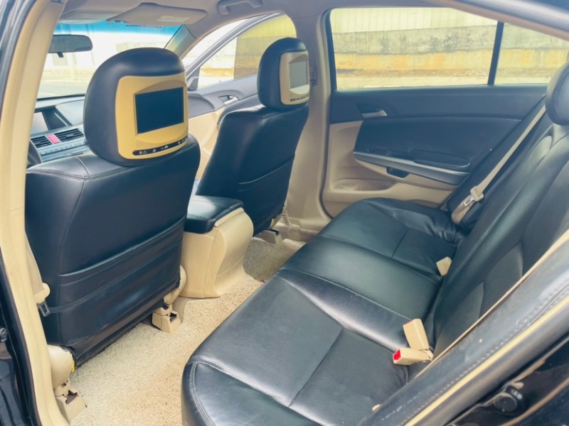 东莞09年本田雅阁4