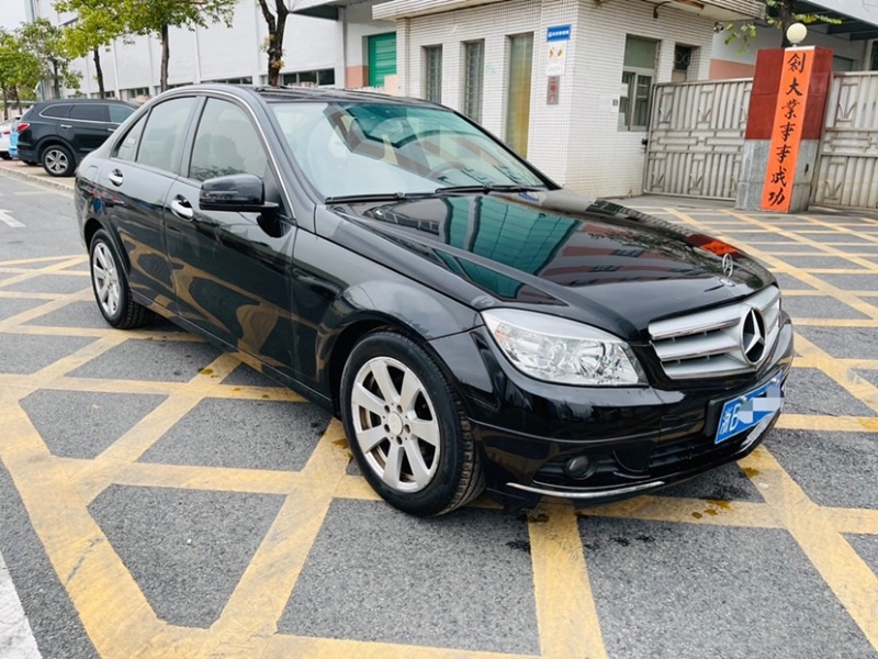 东莞11年奔驰A8