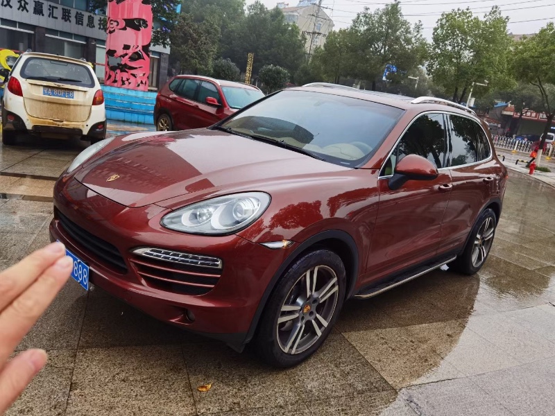 武汉13年保时捷卡宴9