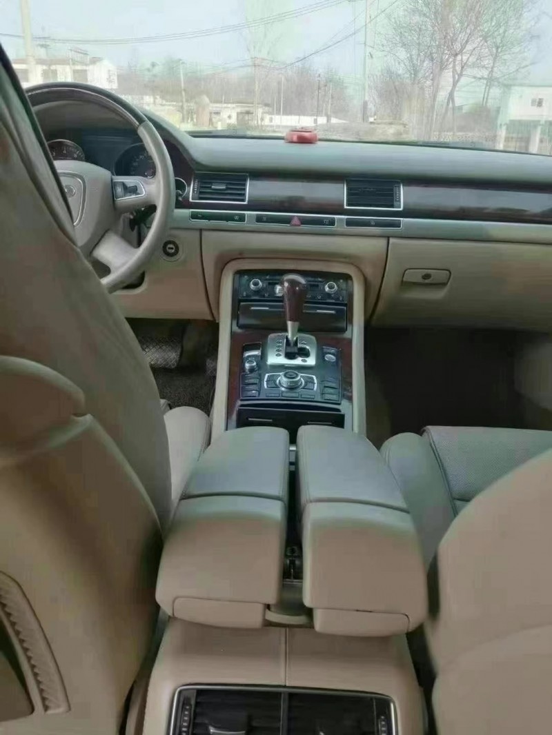 济南10年奥迪A8L6