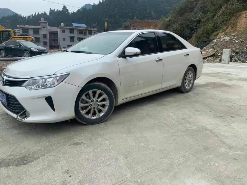 益阳17年丰田凯美瑞3