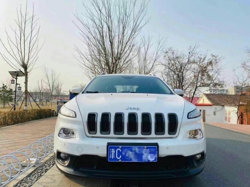 天津16年Jeep自由光1