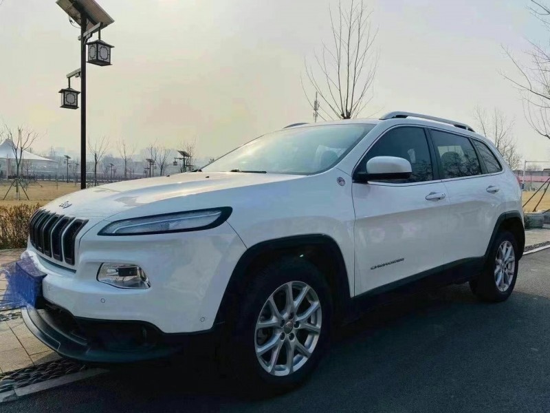 天津16年Jeep自由光2