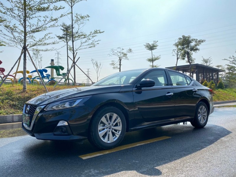 东莞20年日产天籁3
