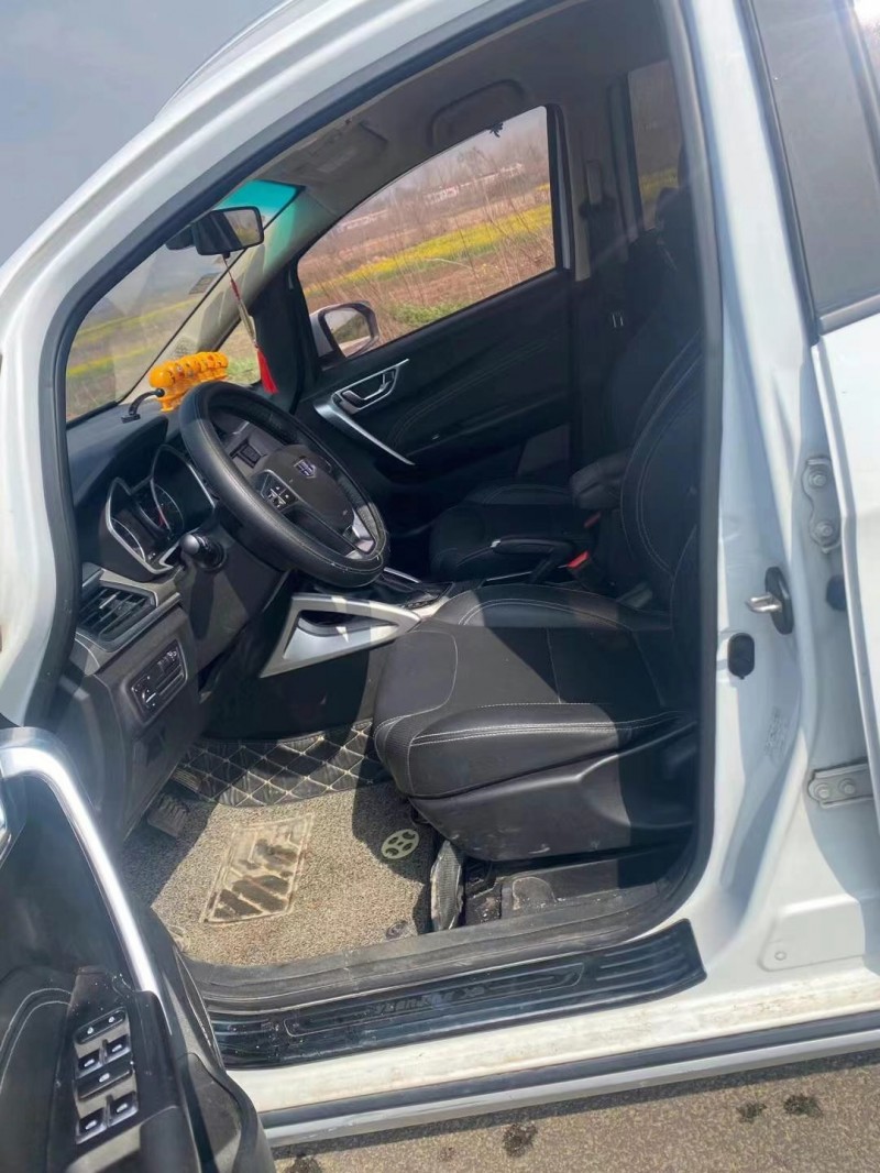 武汉18年吉利远景X38