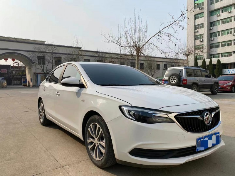 青岛18年别克英朗2