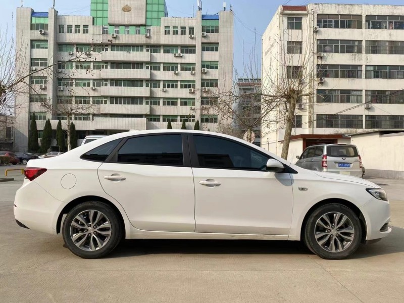 青岛18年别克英朗3