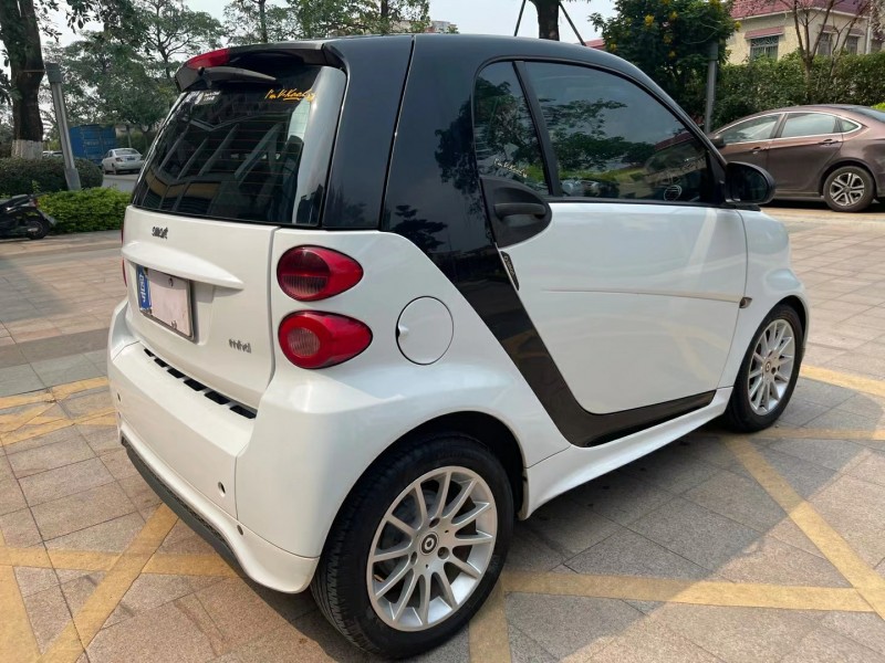 中山13年奔驰smart4