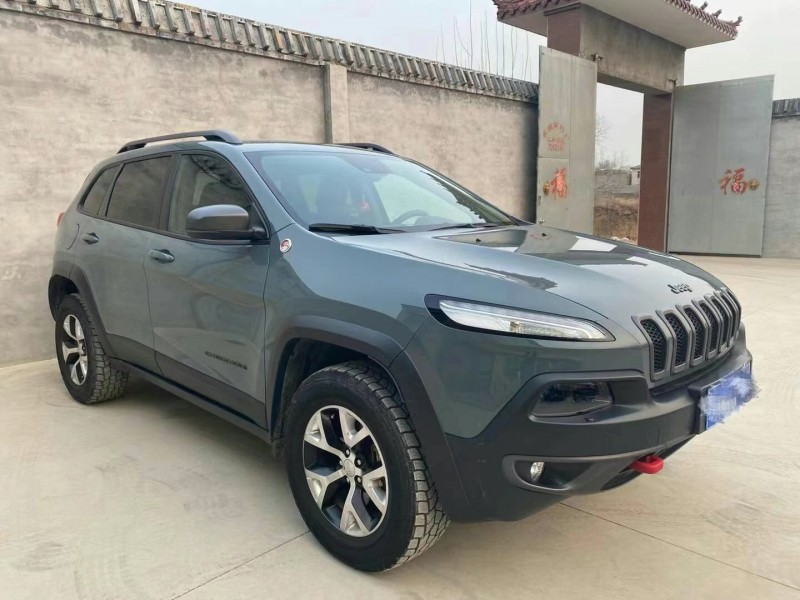 滄州16年Jeep自由光3