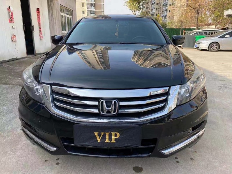 济宁13年本田雅阁8