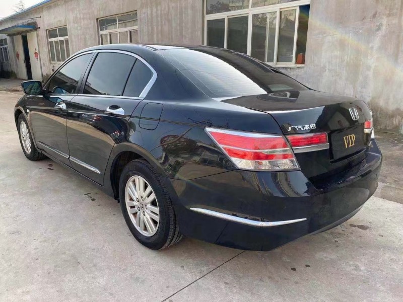 济宁13年本田雅阁3