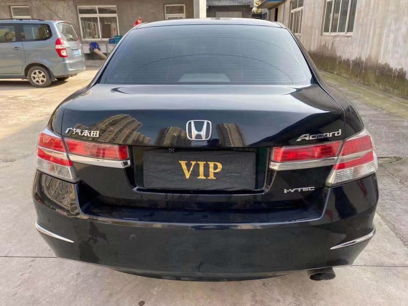 济宁13年本田雅阁1