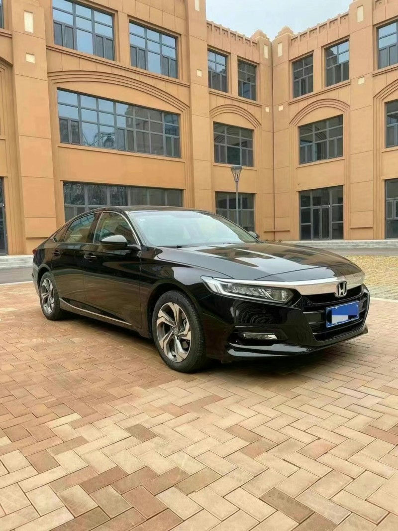 邢台20年本田雅阁2