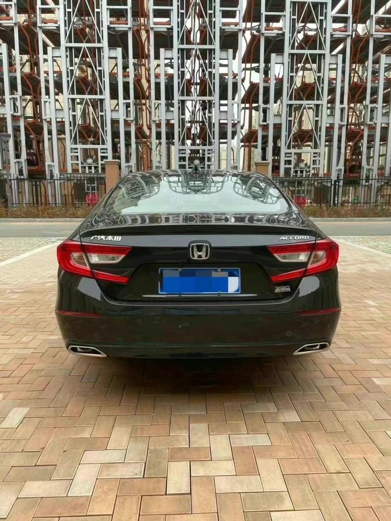 邢台20年本田雅阁5