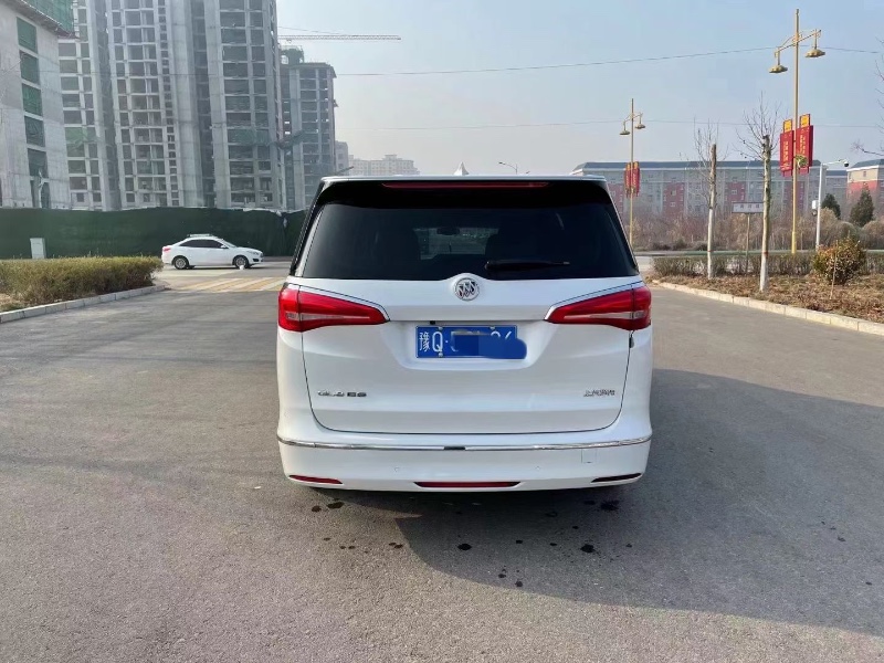 邢台17年别克GL82