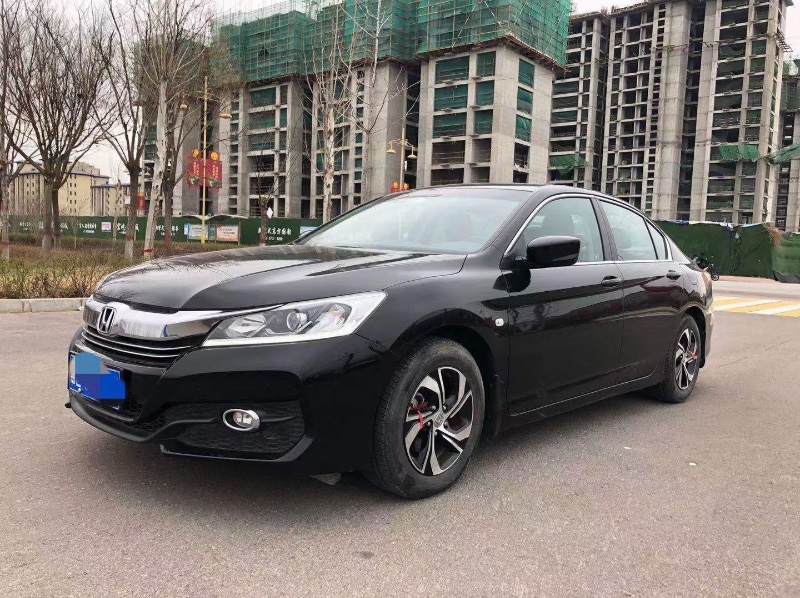 邢台18年本田雅阁3