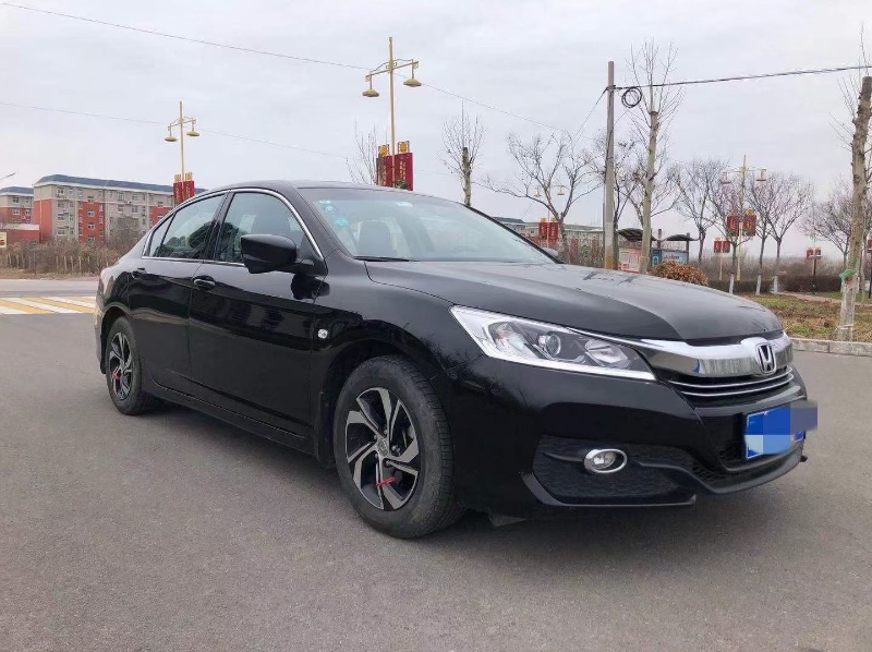 邢台18年本田雅阁1