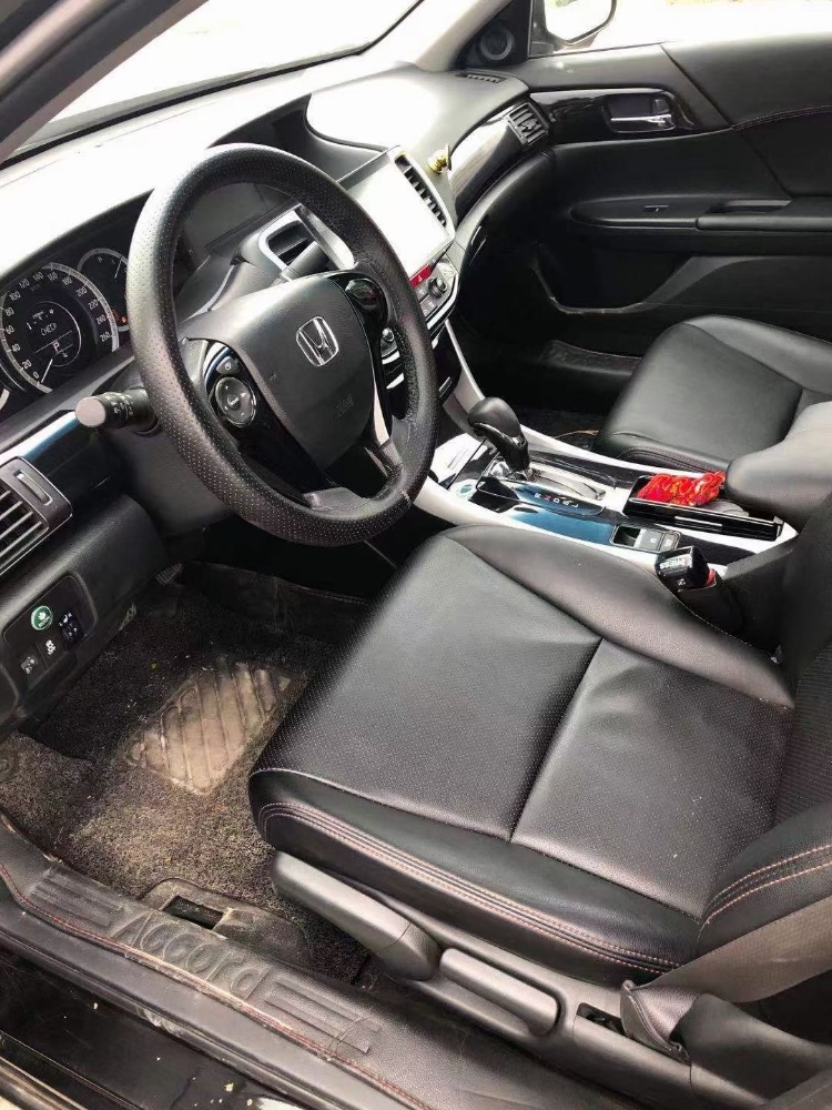 邢台18年本田雅阁4