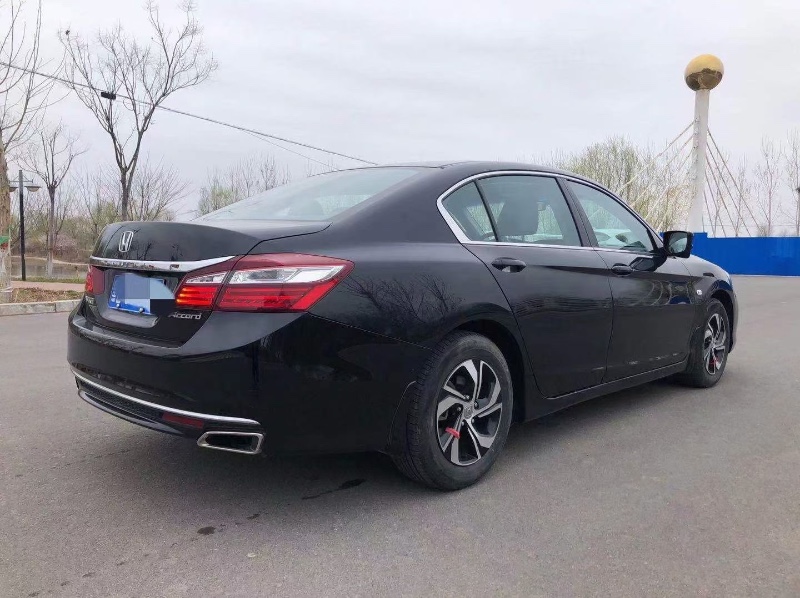 邢台18年本田雅阁9