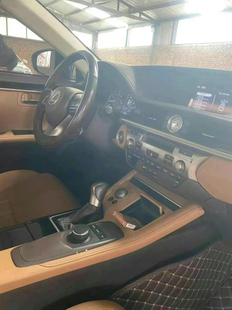 保定17年雷克萨斯ES5