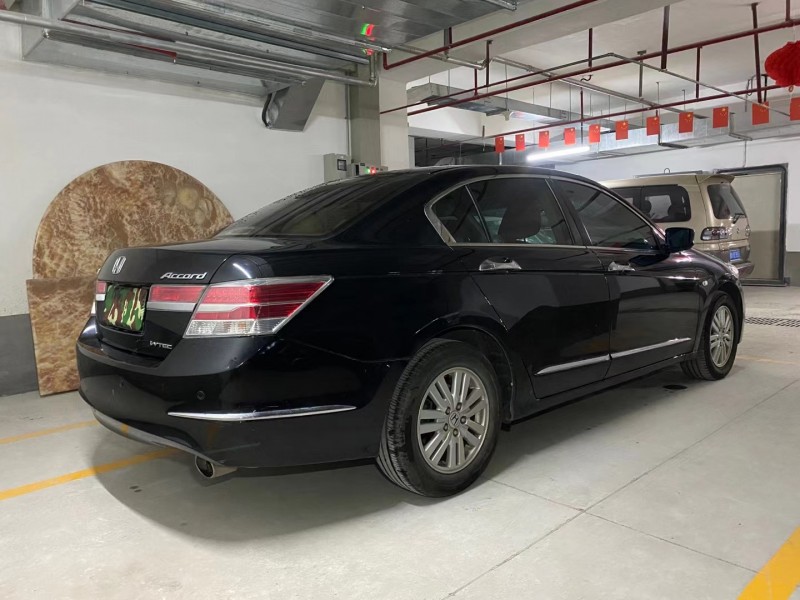 东莞13年本田雅阁5