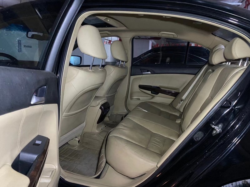 东莞13年本田雅阁7