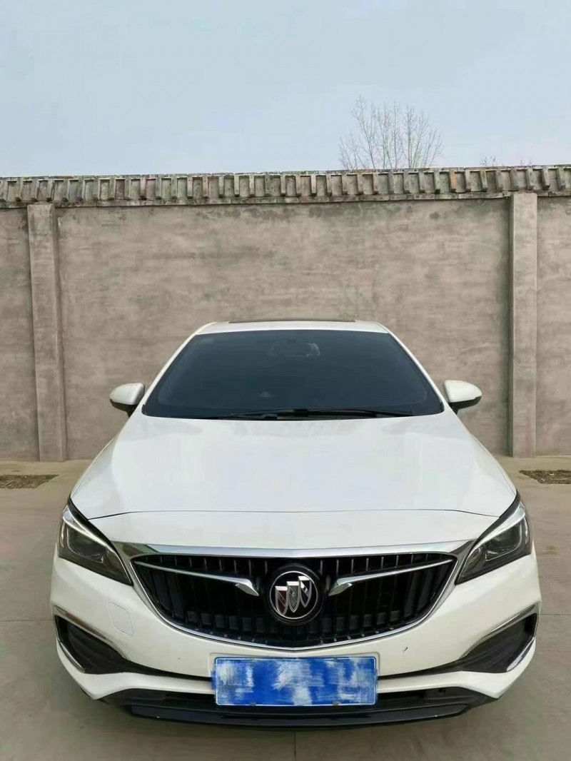 保定18年别克威朗8