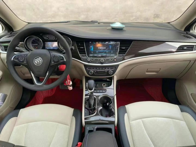 保定18年别克威朗5