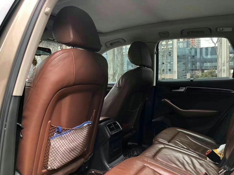 武汉10年奥迪Q56