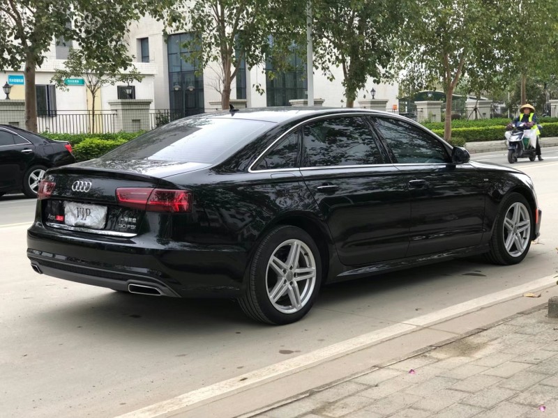成都19年奥迪A6L8