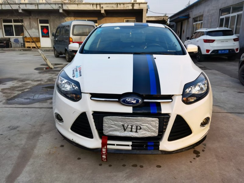 济宁15年福特福克斯1