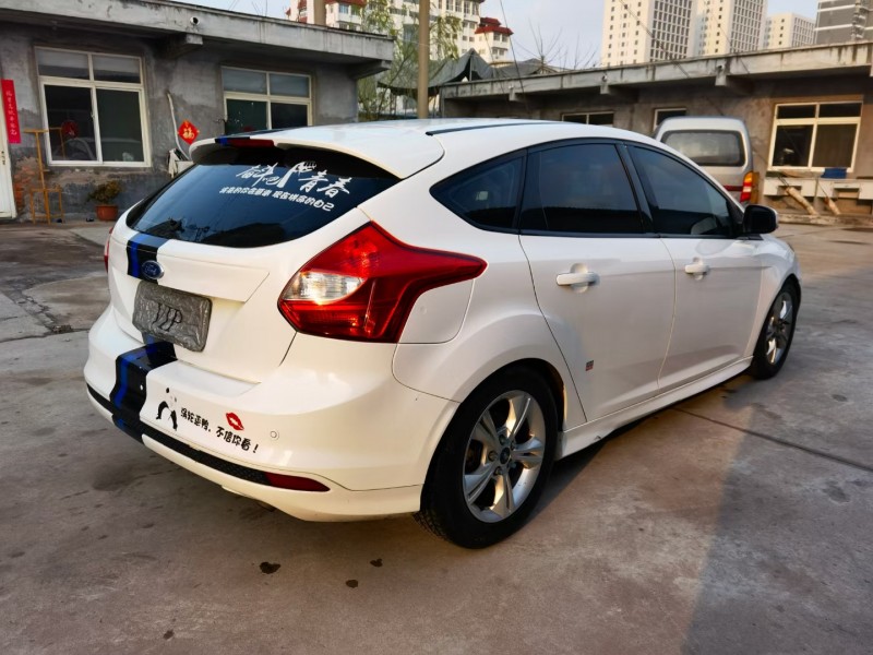 济宁15年福特福克斯7