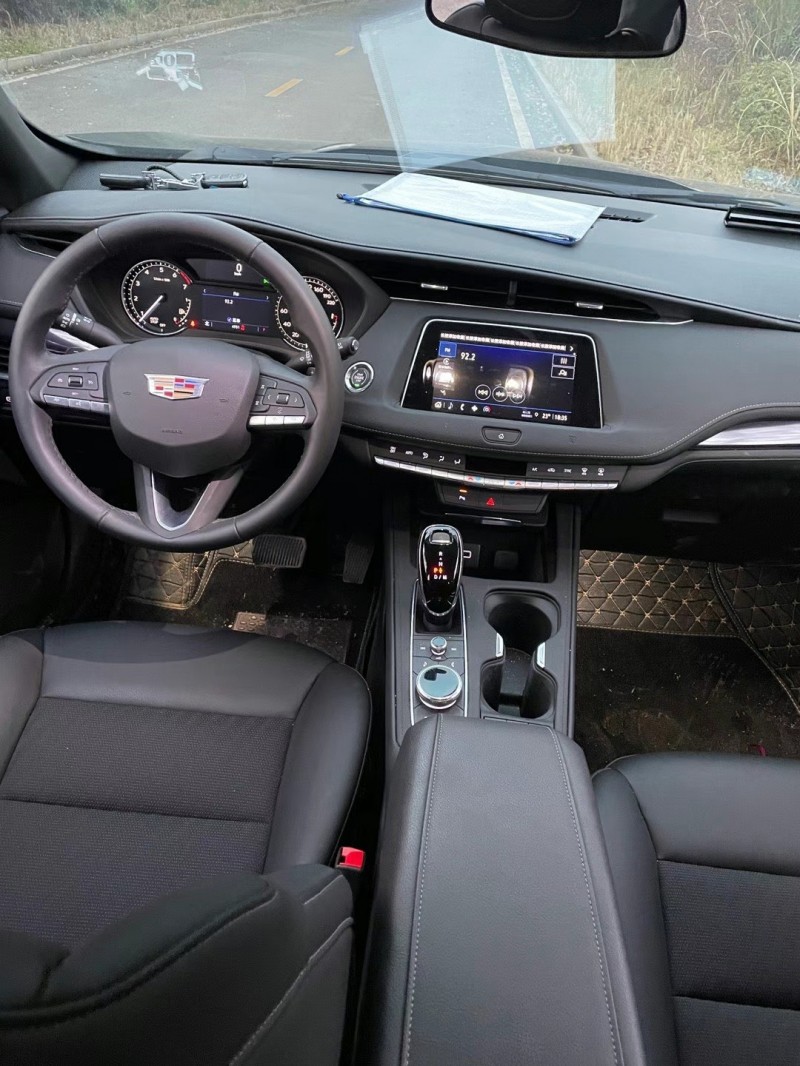 長沙20年凱迪拉克XT42