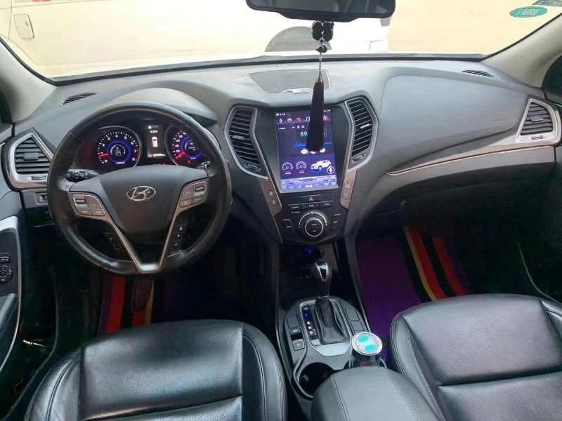 邢台15年现代全新胜达8