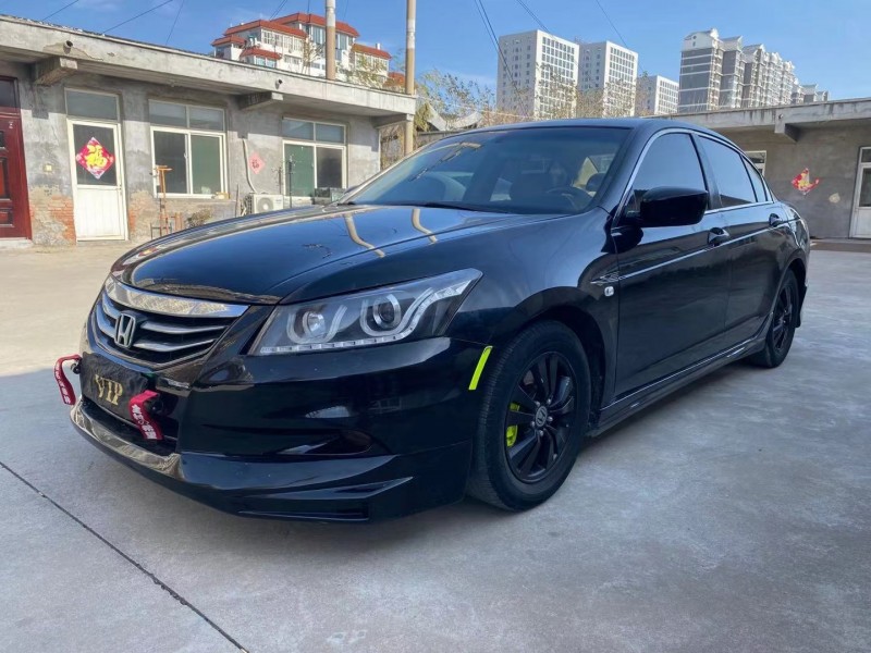 济宁12年本田雅阁7